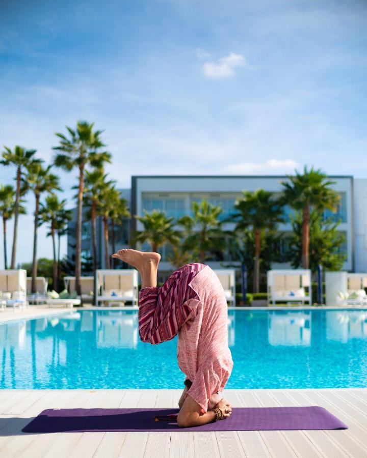 The View Bouznika Ξενοδοχείο Εξωτερικό φωτογραφία The swimming pool at the hotel
