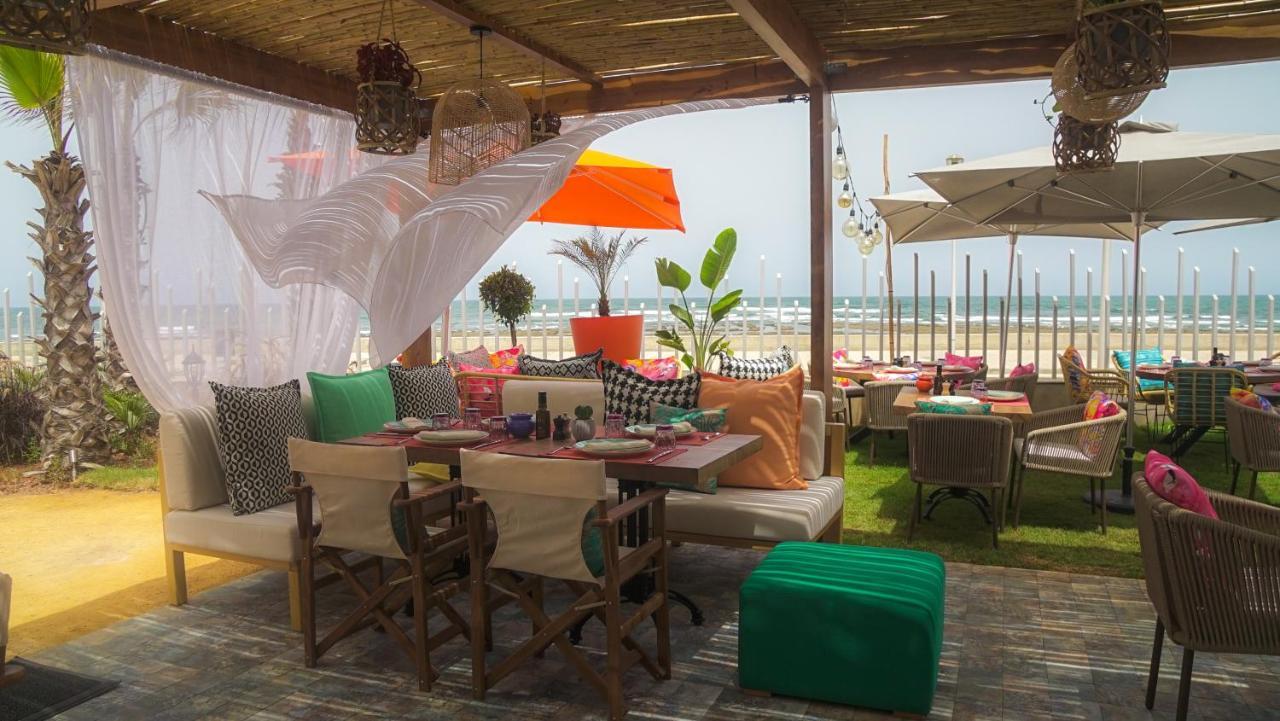 The View Bouznika Ξενοδοχείο Εξωτερικό φωτογραφία Restaurant in the resort