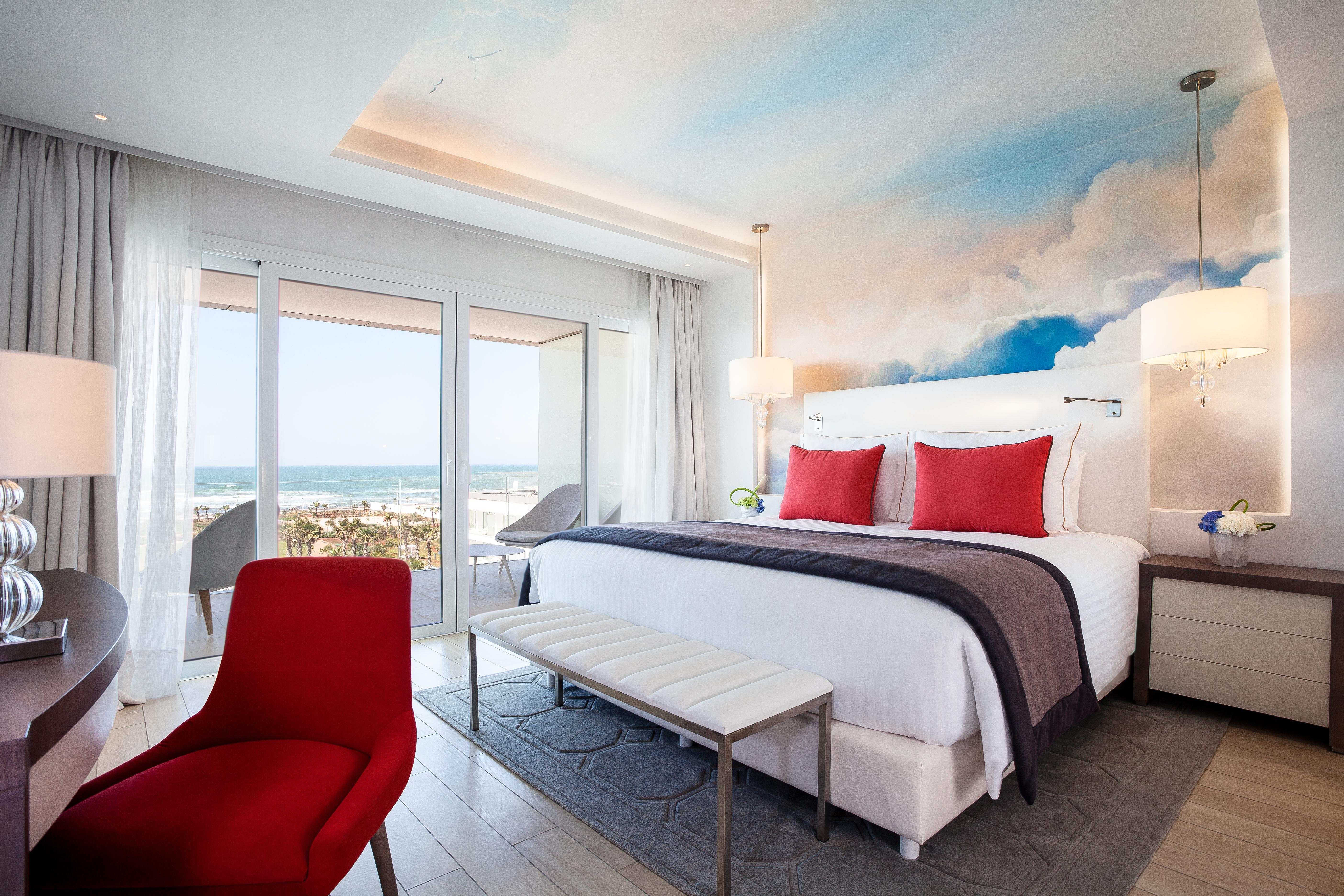 The View Bouznika Ξενοδοχείο Εξωτερικό φωτογραφία A bedroom at the Hilton Tel Aviv
