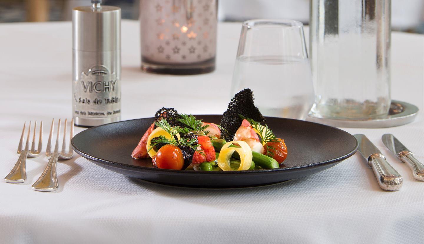 The View Bouznika Ξενοδοχείο Εξωτερικό φωτογραφία A salad prepared by a private chef
