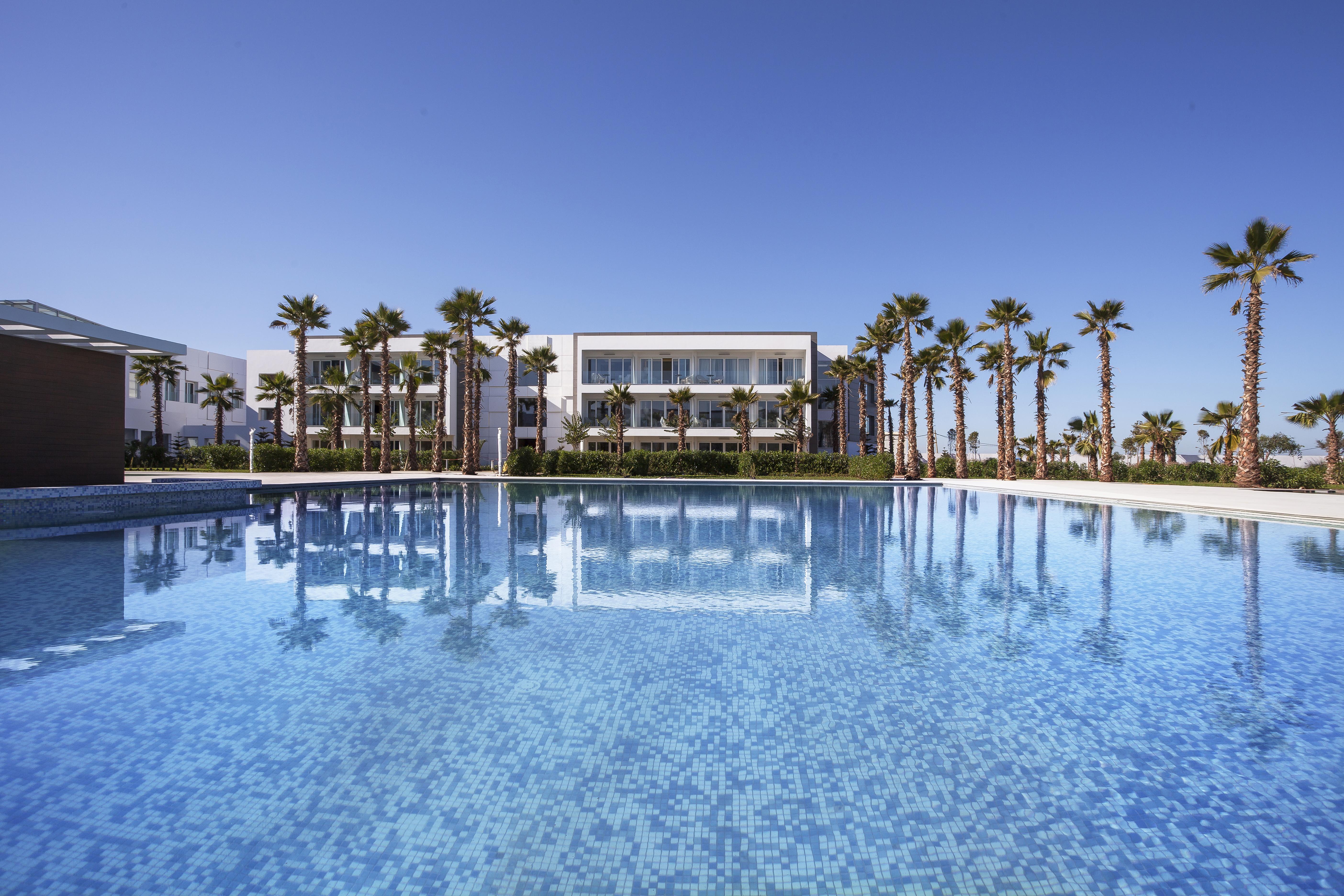 The View Bouznika Ξενοδοχείο Εξωτερικό φωτογραφία The resort's main pool